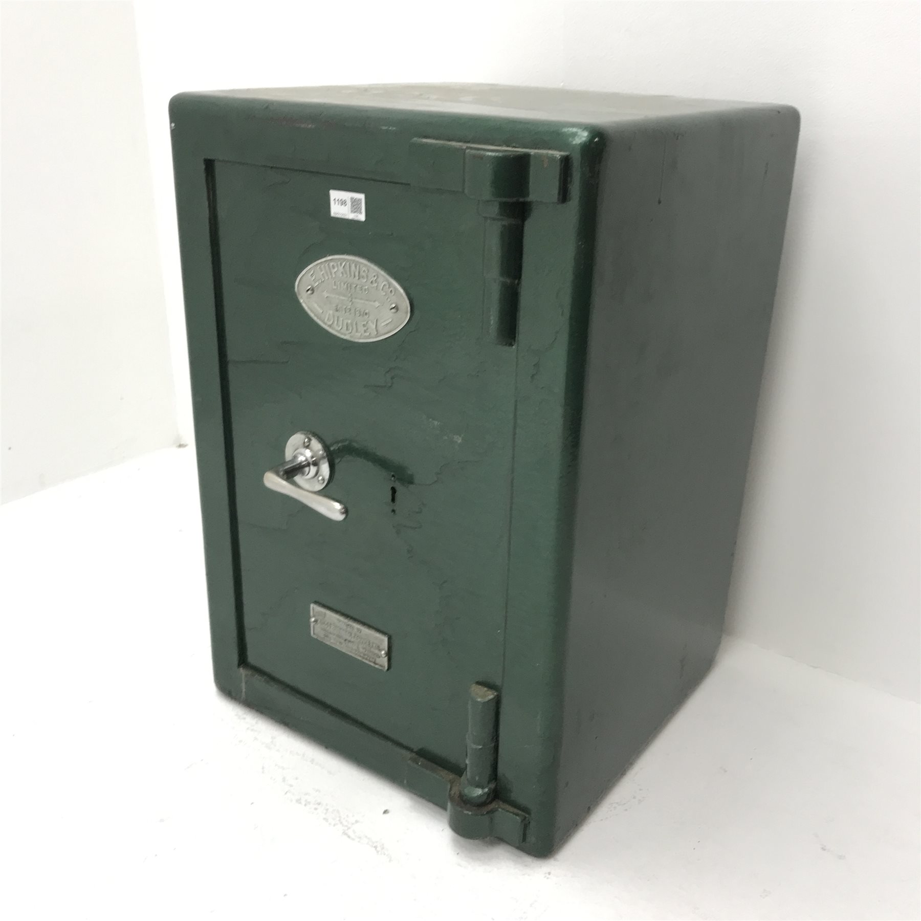 Victorian E.Hipkins & Co Dudley' cast iron safe, single hinged door enclosing drawer, green painted finish (W47cm, H67cm, D48cm) with key