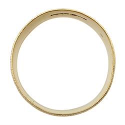 9ct gold wide band with engraved criss cross decoration, hallmarked