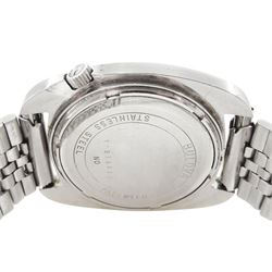 Bulova Accutron gentleman's stainless steel quartz wristwatch, Ref. 741, Cal 2181, silvered dial with baton hour markers and date aperture, on stainless steel bracelet, with fold-over clasp, boxed