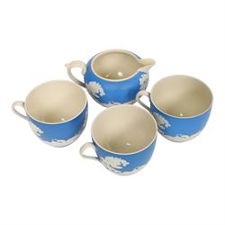 Copeland Spode hunting service for three, including teapot and stand, water jug, covered sucrier, milk jug, side plates, dessert plate, cups and saucers