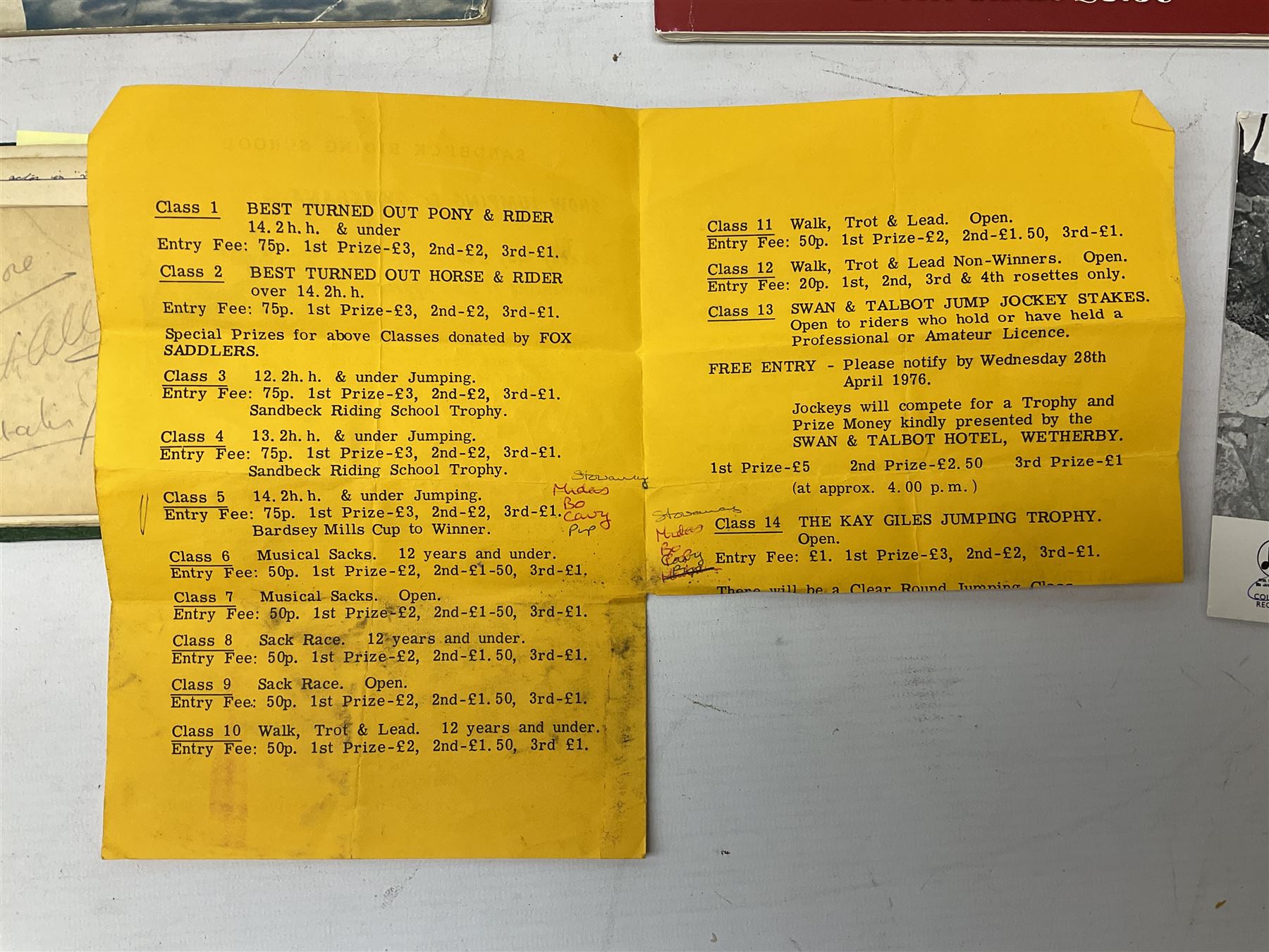 Autographs from film, stage, sporting personalities etc, including mid 20th century Hull City FC, Esmond Knight, John Clements, Kay Hammond, Richard Greene, Manning Whiley, Jerry Desmond etc, in albums, on pieces etc