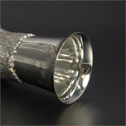 Late 20th century silver stirrup cup, modelled as a fox head to a cup of plain fluted form, hallmarked Royal Irish Silver Co, Sheffield 1971, H11.5cm