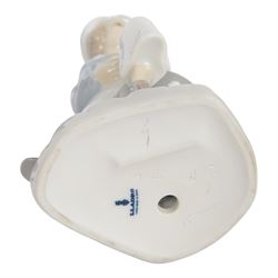 Ten Lladro figures, including Swan 5231, Friendship 1230, Geisha Girl 4989, Boy with Yacht etc 