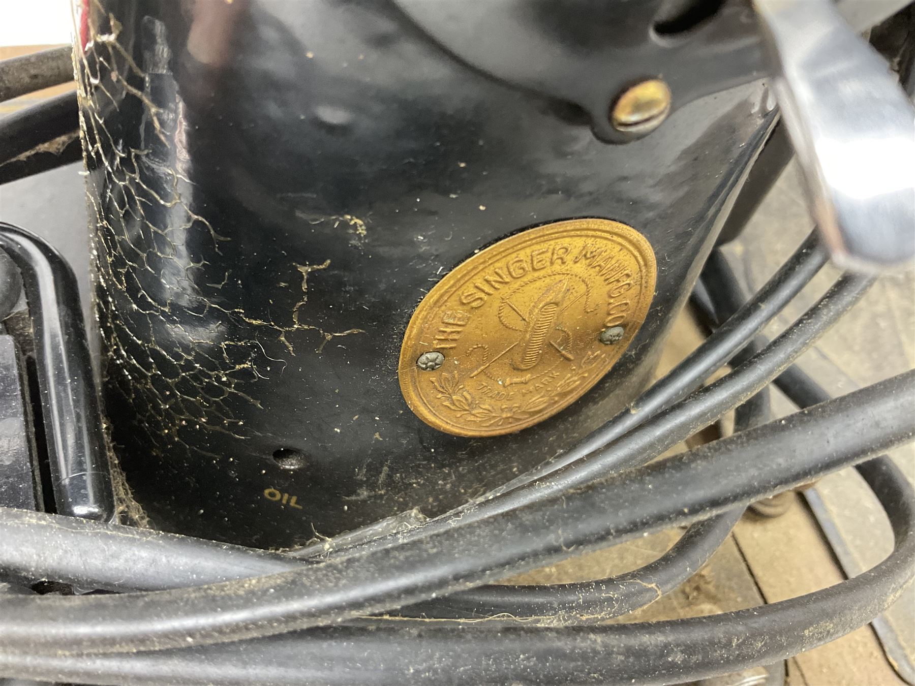 Mahogany cased electric Singer sewing machine, not tested 