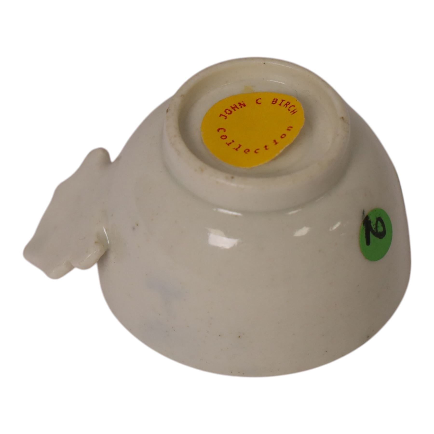 Small Caughley blue and white wine tasting cup, decorated in the Fisherman or Pleasure Boat pattern, circa 1785, with scroll thumbpiece handle, D5cm