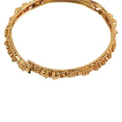 20ct gold bangle with pierced and bead decoration