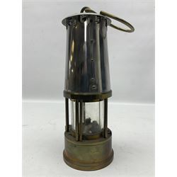 Eccles The Protector Miner Safety Lamp, H25cm excl handle