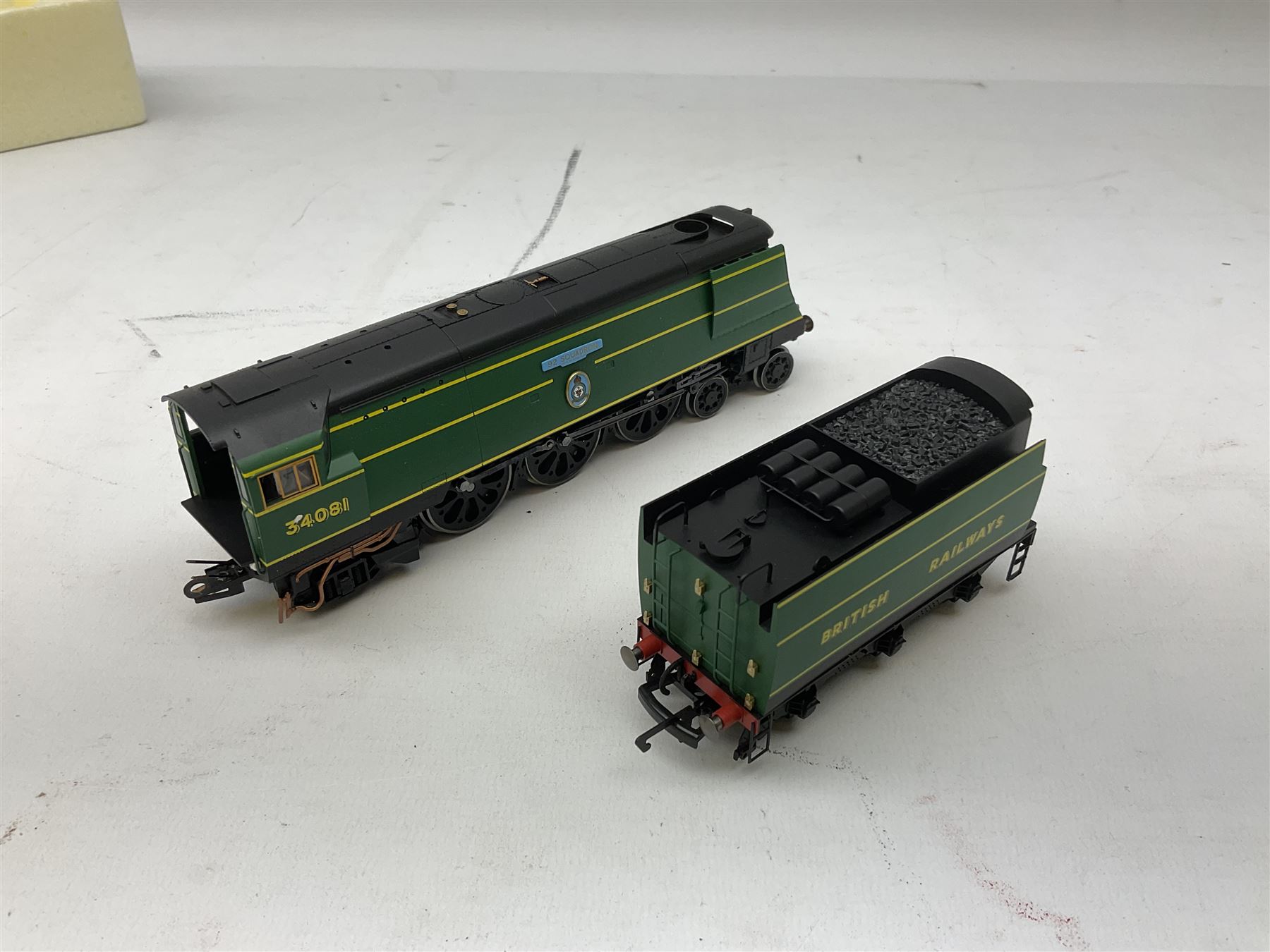 Hornby '00' gauge - Battle of Britain Class 4-6-2 locomotive '92 Squadron' No.34081; and Class 9F 2-10-0 locomotive No.92239 with weathered finish; both boxed (2)