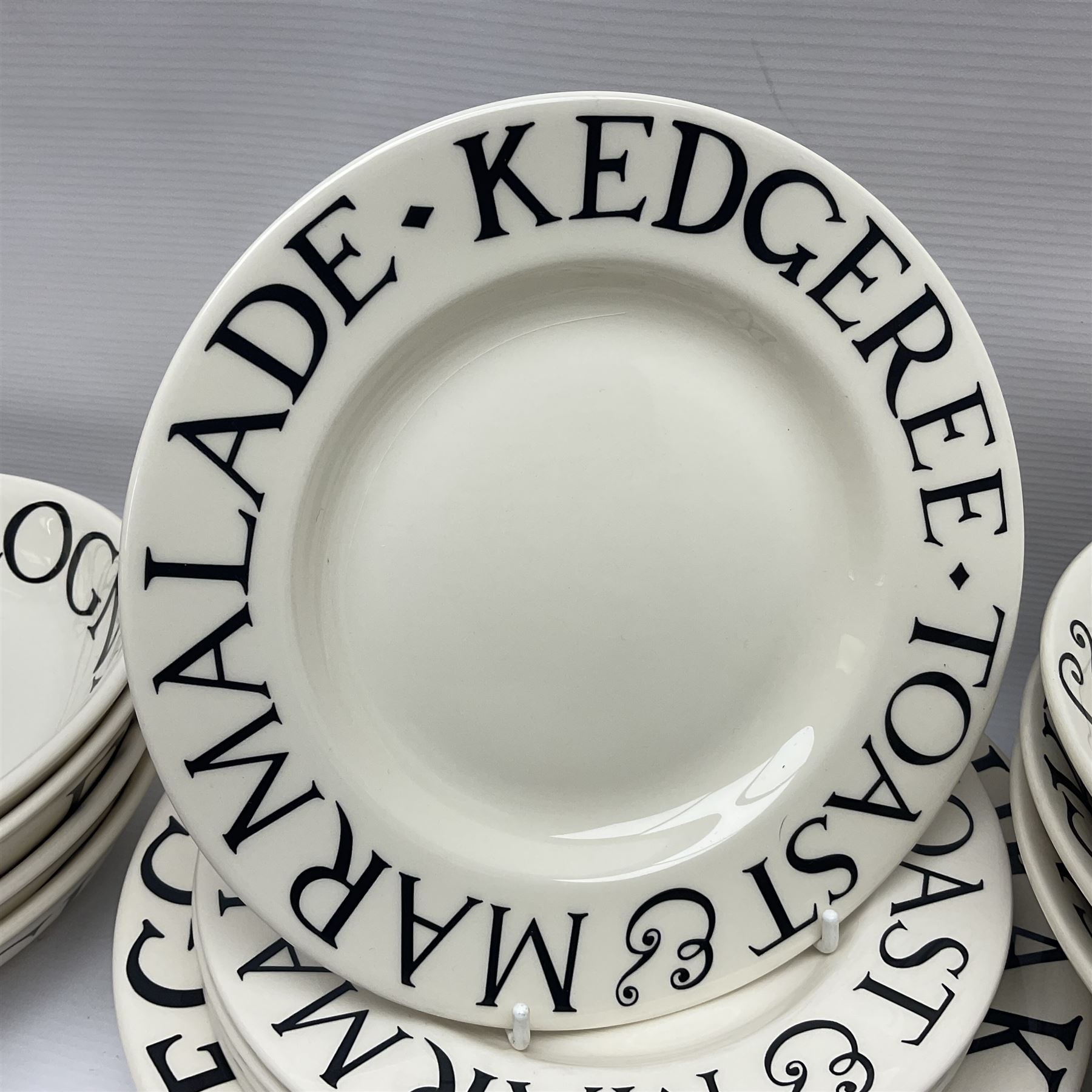 Emma Bridgewater part dinner service in Black Toast pattern, including six dinner plates, eight pasta plates in two sizes, ten side plates etc (31)