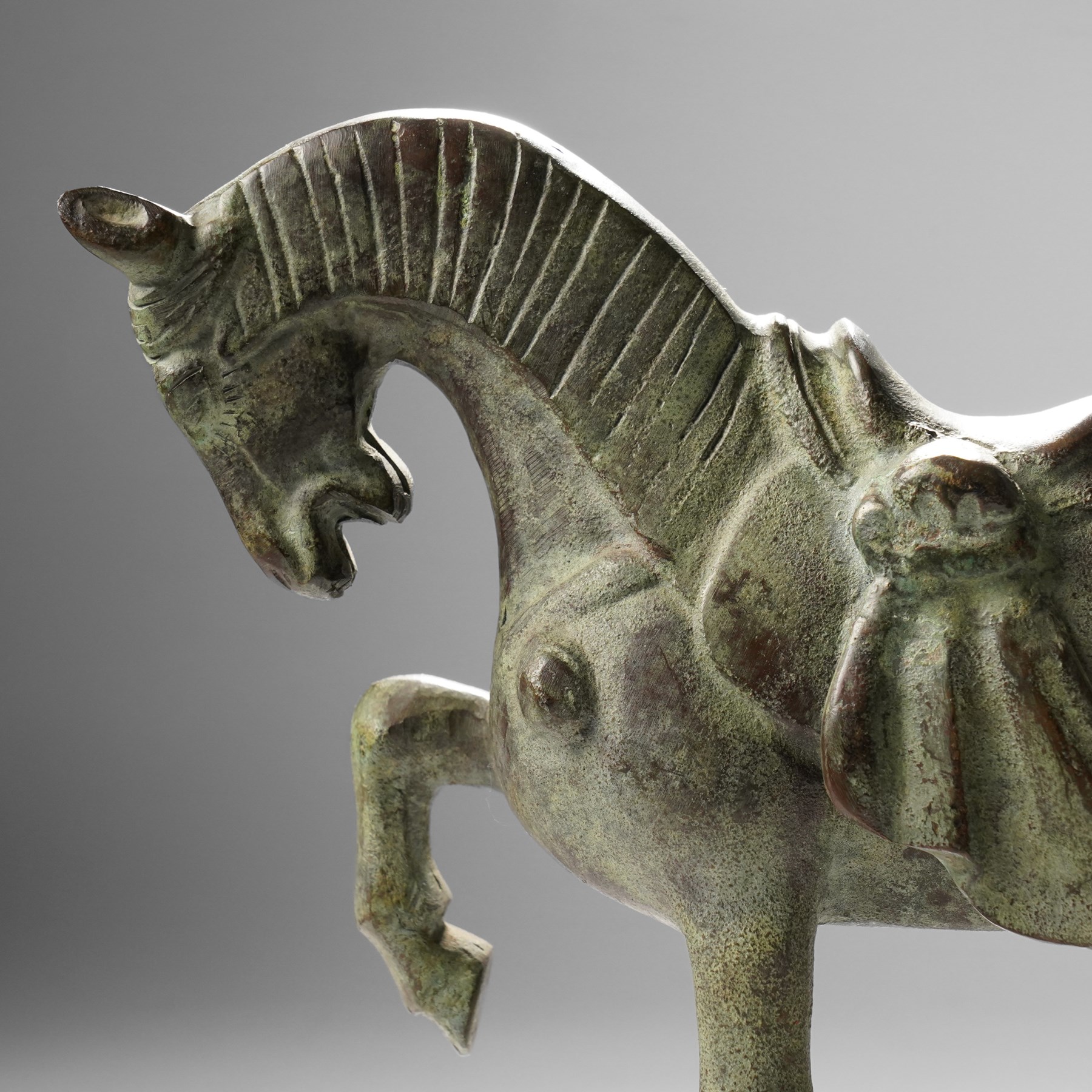 Chinese Tang style bronzed metal model of a horse, W28.5cm