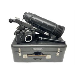 Zenit Photosniper Outfit, to include Zenit E camera body, serial no 80272217, 'Tair-3S 4.5/300' lens serial no 8508819, 'Aico 3x Converter', etc, all in a metal carry case  