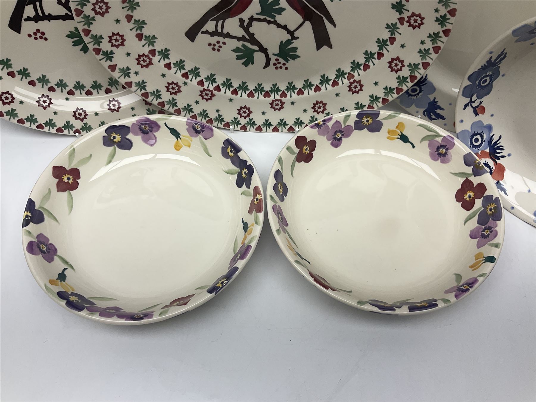Emma Bridgewater ceramics, to include Christmas Joy Robin pattern meat platter, serving plate, bowl and two mugs, Anenome pattern jug, dinner plate, mug and three bowls, polka dot pasta bowl and two Wallflower pattern pasta bowls, largest D33.5cm