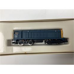 Graham Farish 'N' gauge -No.8125 HST Inter-City 125 set BR Blue Livery; No.8205 Inter-City Class 20 Diesel locomotive No.20142; both boxed; 0-6-0 Diesel Shunter No.D4019; and Bachmann open goods wagon; both unboxed (4)