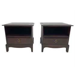 Stag - Minstrel range mahogany three drawer chest, pair of matching bedside stands and blanket box