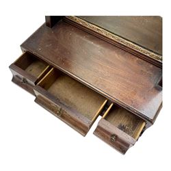 George III mahogany toilet mirror, the rectangular swing mirror with gilded gesso border, upon a base set with three draws and on four bracket feet, H60cm