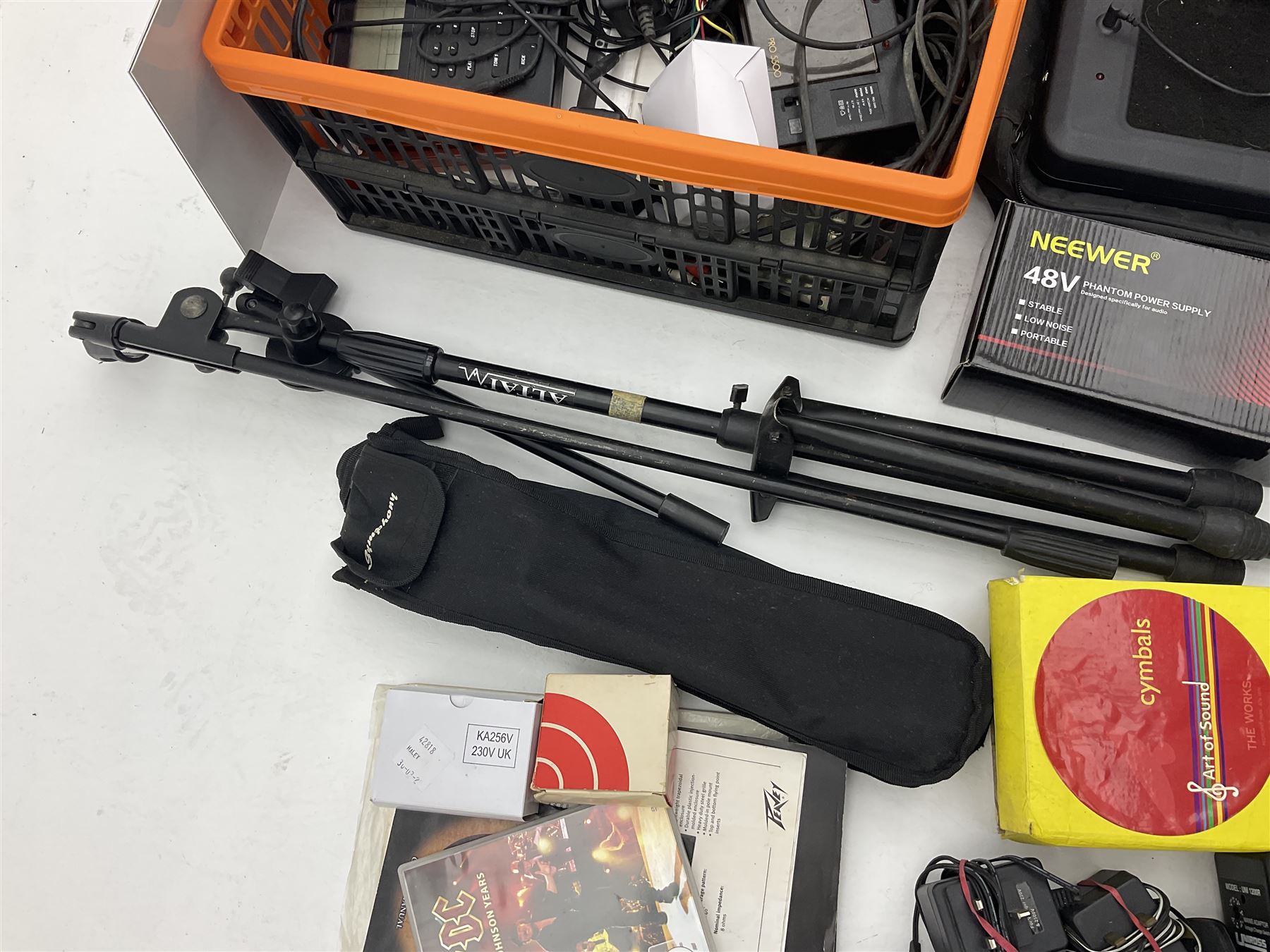 Alesis SR-16 drum machine, Neewer 48V phantom power supply, microphone stand, Genexxa microphone, quantity of jack to jack cables and other similar items