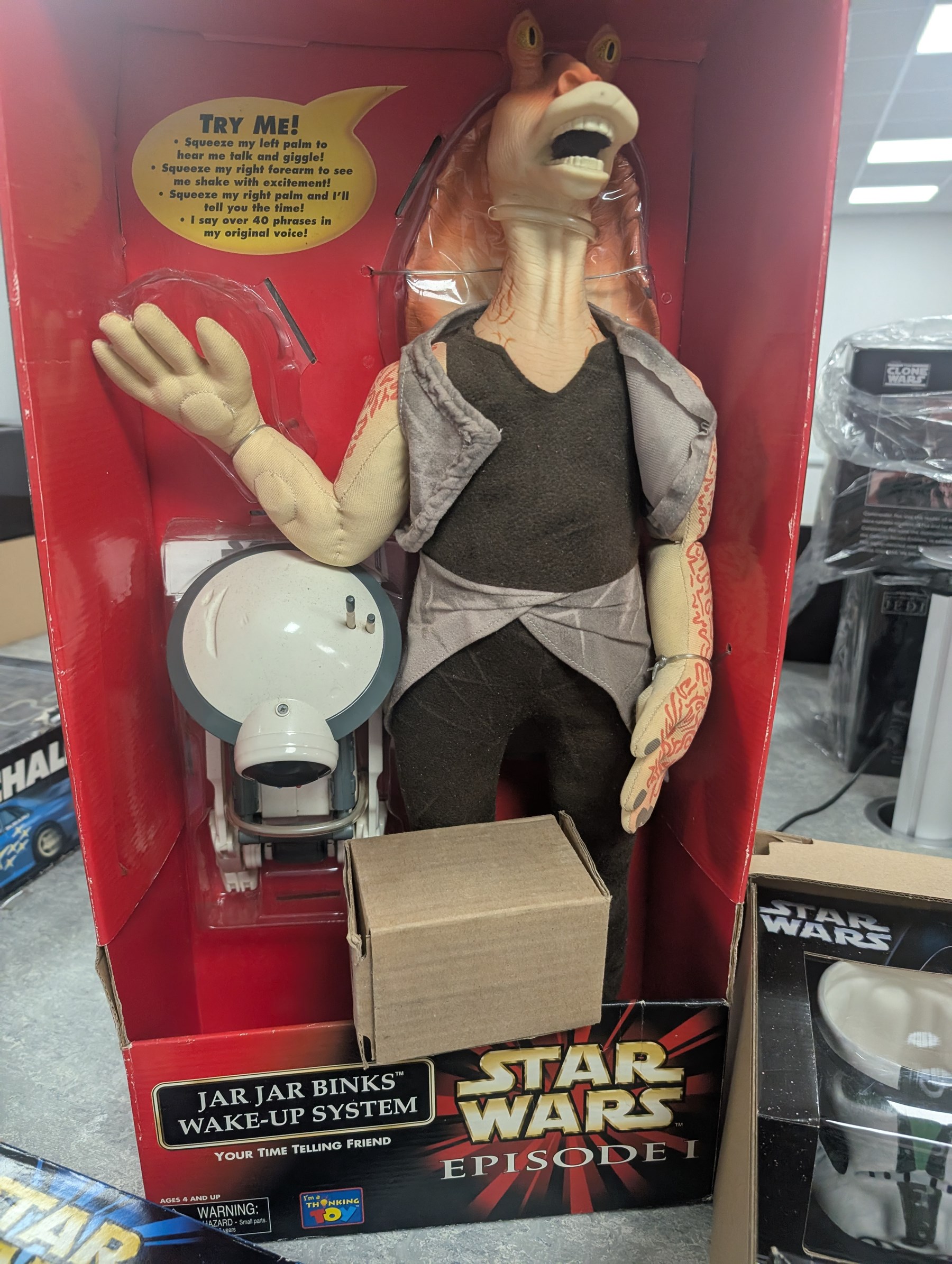 Star Wars collectables, including Episode I Jar Jar Binks Wake Up System, BB8 model, Jar Jar Binks Adventure game, Revenge of the Sith Masterworks and three Cards Inc figural mugs
