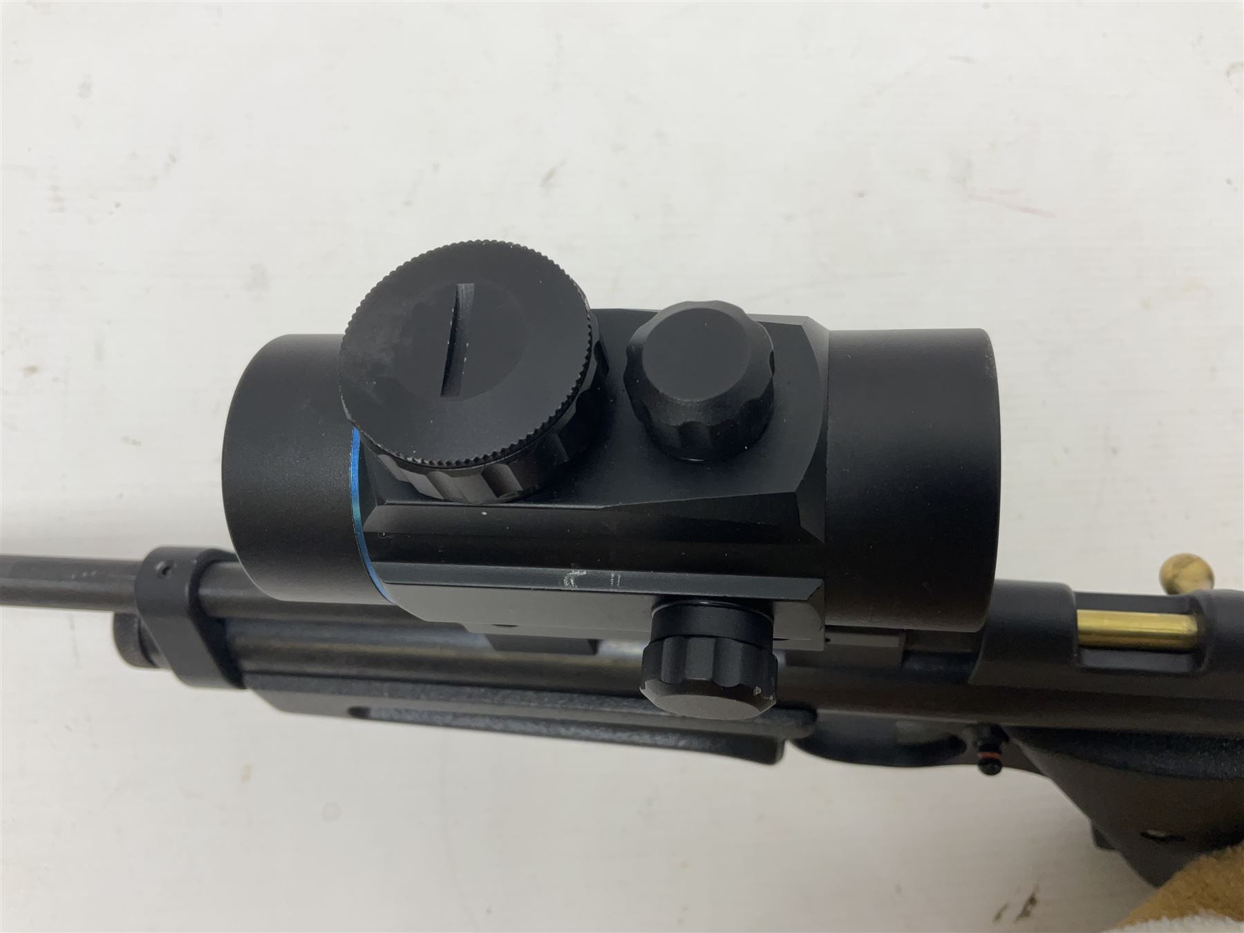 Crosman Model 2250B .22 cal. CO2 rifle, with PAO red dot sight and skeleton stock, serial no.221B76447, L77.5cm overall  NB: AGE RESTRICTIONS APPLY TO THE PURCHASE OF AIR WEAPONS.