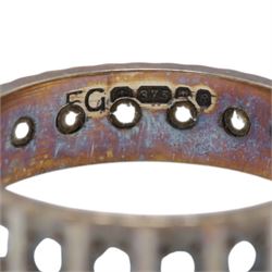 Two 9ct gold stone set rings, comprising paste set eternity ring and an onyx ring, both hallmarked