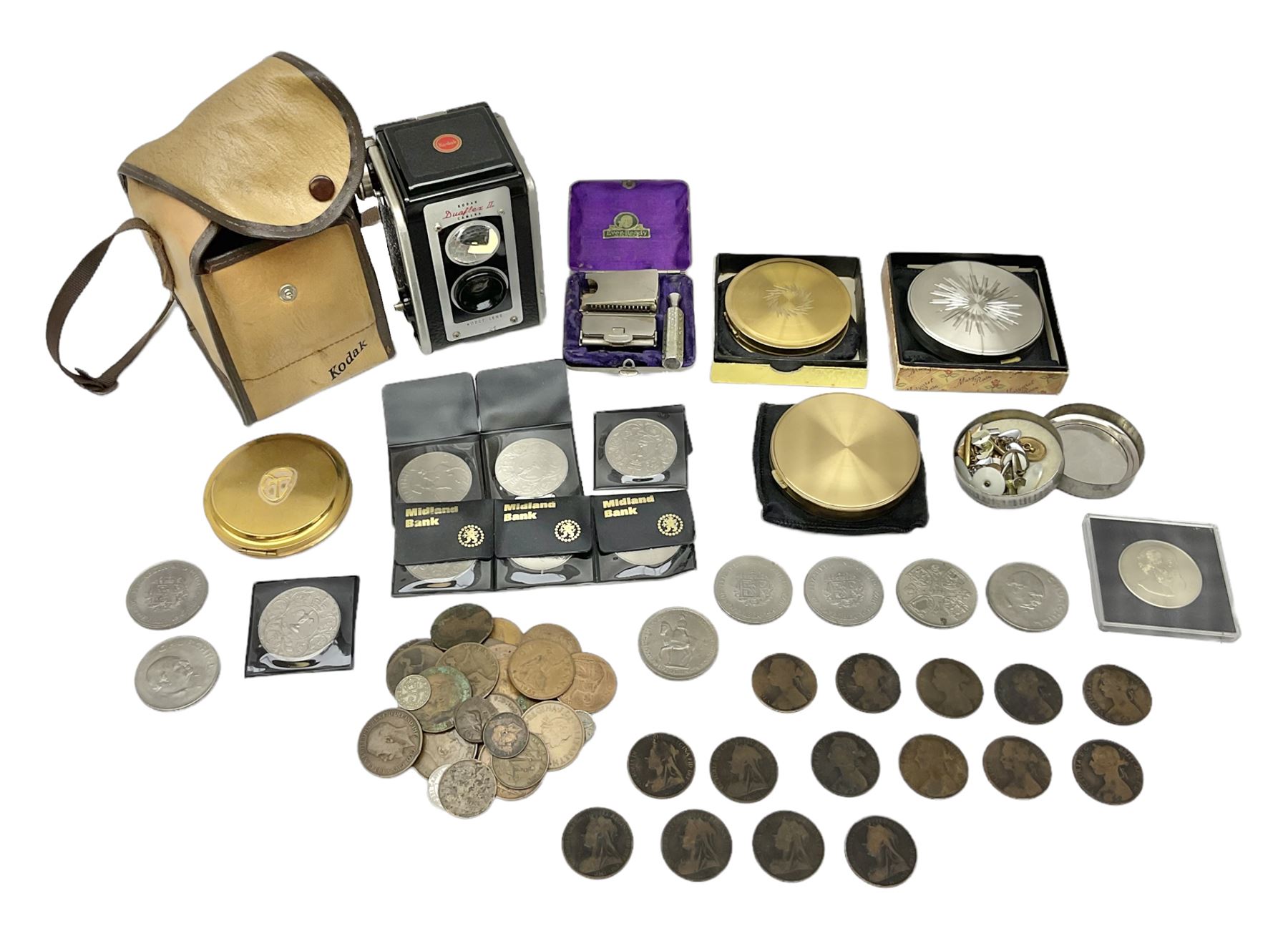 Kodak Duaflex II camera with case, quantity of coins to include Queen Victoria Bun Head pennies, Ever-Ready men's razor in case with blades, compacto mirrors etc