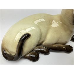 Beswick figures to include, english setter 'Bayldone Baronet', model no 973, collie, model no 1791, sheepdog, model no 1792, black labrador, model no 1548, Irish red setter, model no 966, Connoisseur Beagle on a wooden plinth 1933B, frog in cream matt, model no 368, etc 