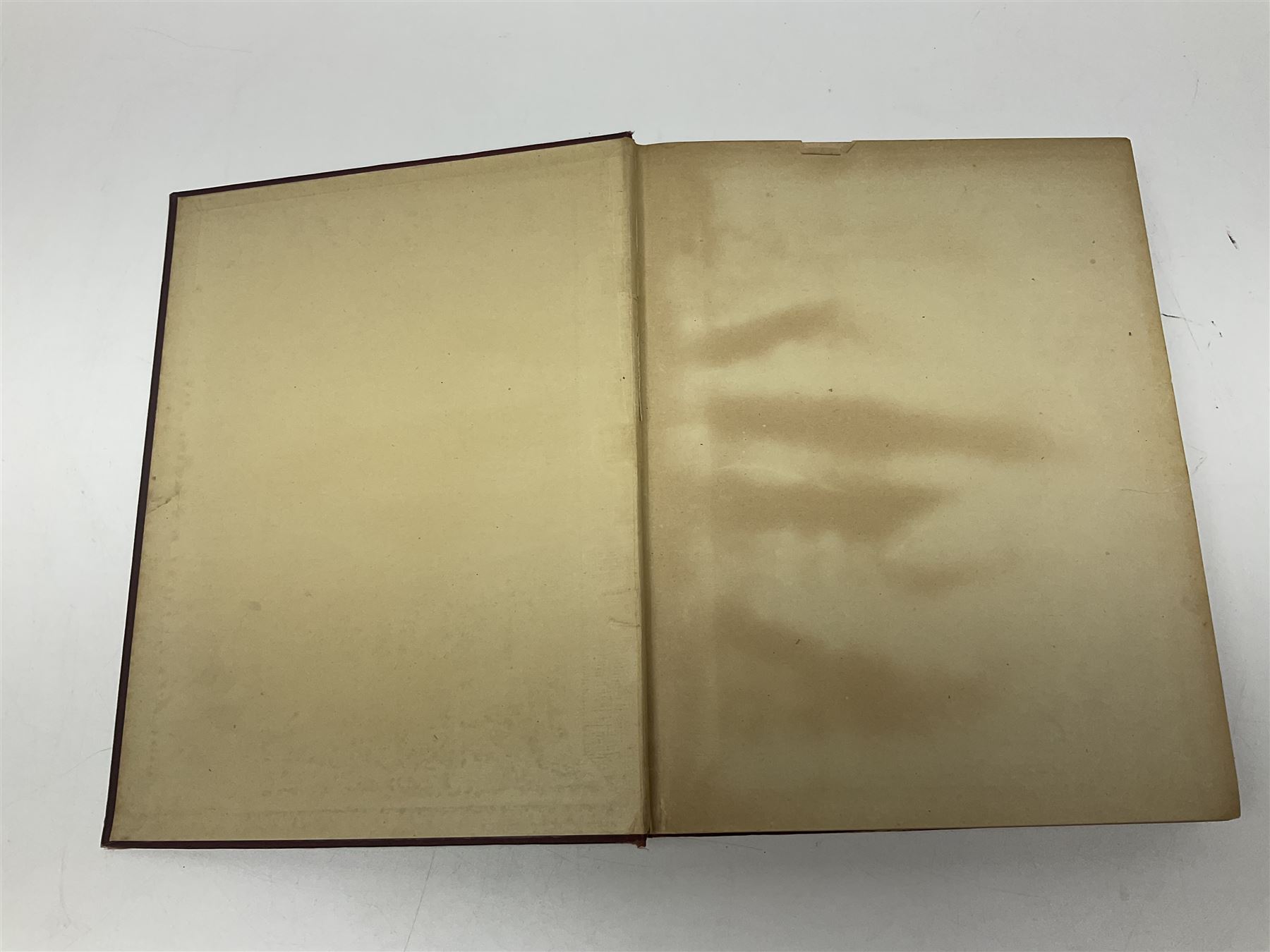 Wilson H.W. (Ed.): The Great War. The Standard History of the All-Europe Conflict. 1914-1919 Amalgamated Press. Uniformly bound in maroon/black cloth; and The War Illustrated. Seven bound volumes (Ex.8) 1914-1919. (20)