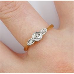 18ct gold Art Deco diamond chip ring, stamped 18ct Plat