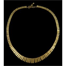 9ct gold textured fringe necklace, stamped 375