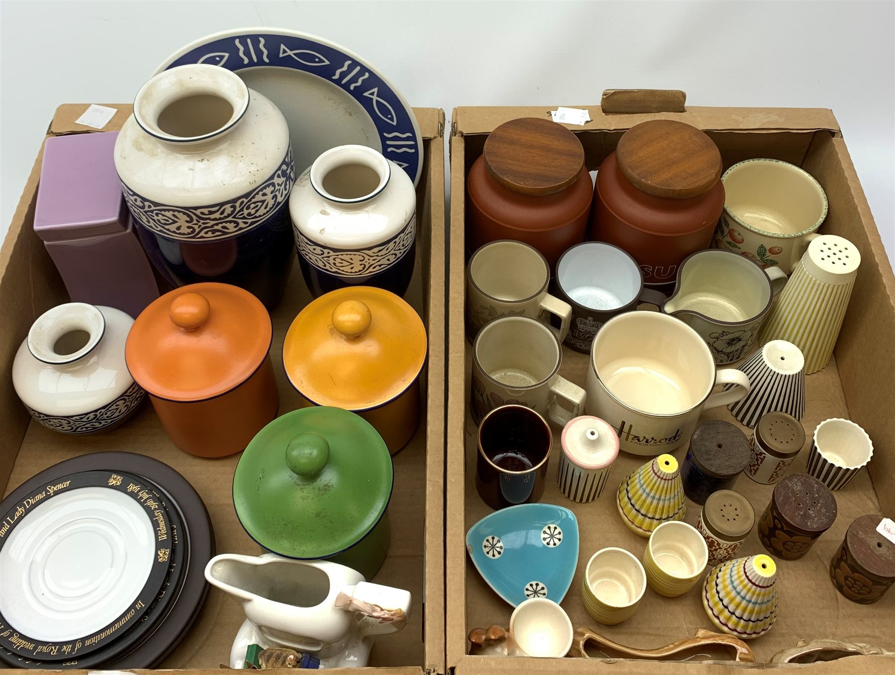 A group of assorted Hornsea pottery, to include a John Clappison pin dish, two fauna examples, a set of three Citrus storage jars, an Omega storage jar, Oceana plate, etc. 
