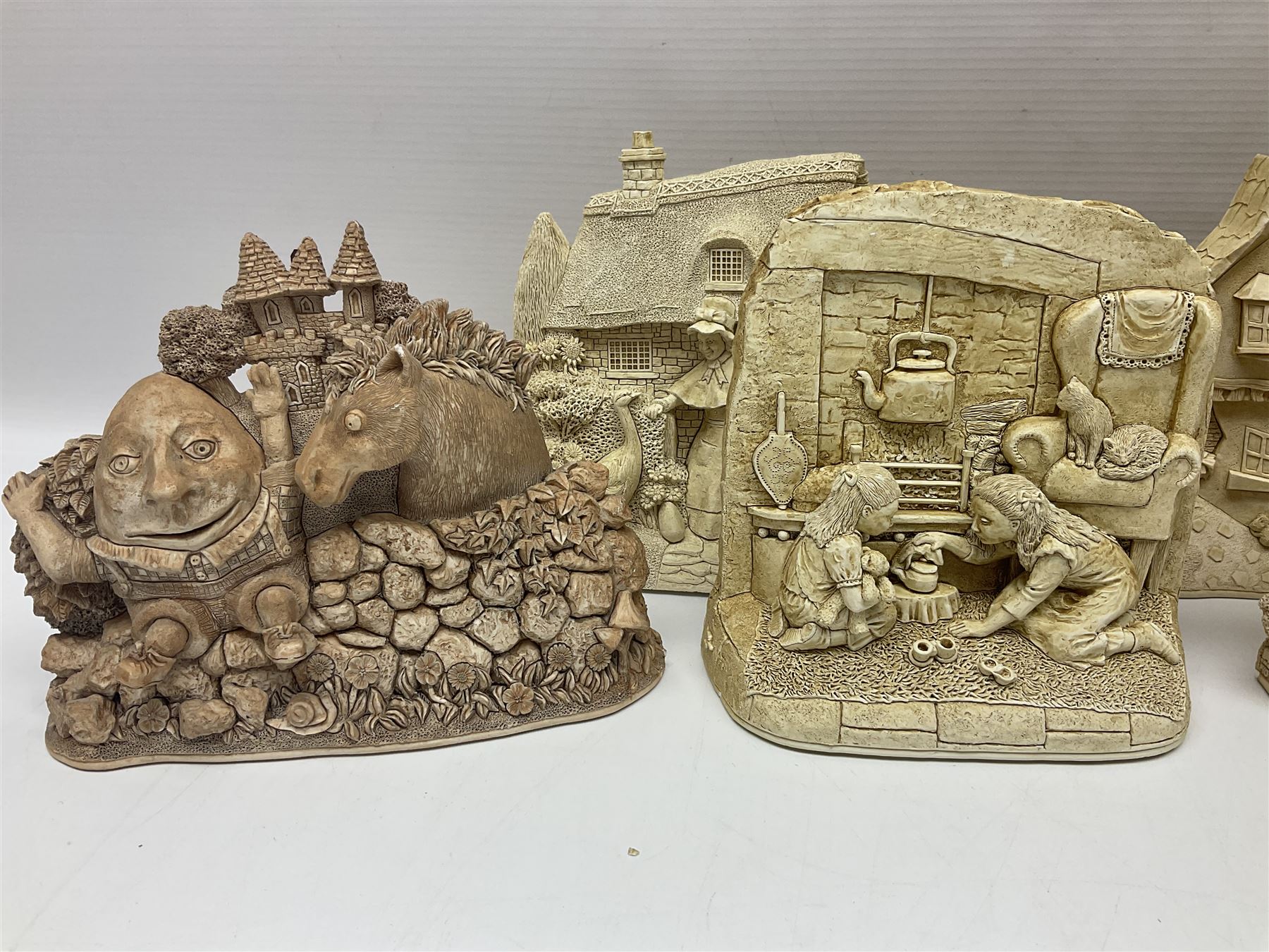 Thirty three Lilliput Lane models from the British collection and