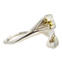  Silver crossover lily ring, stamped 925  