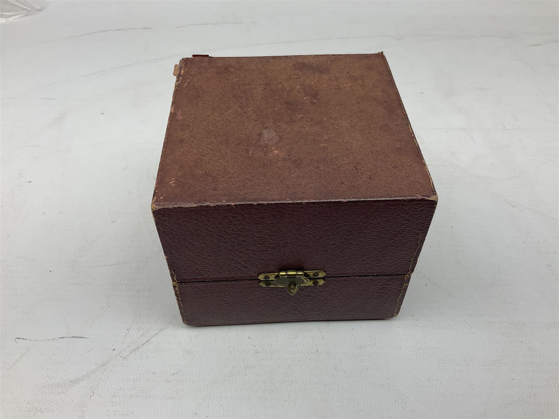 Victorian crystal ball, in a fitted case, D8cm