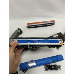 Eight Lima '00' diesel locomotives, comprising Class 60 Co-Co Tees Steel Express 60033, Class 50 Co-Co Royal Oak, Class 164 Hanson no. 59103, Class 60 Co-Co Roseberry Topping no. 60050, Class 175 Mendip Rail no.59002, Class 55 Meld no. D9003, Class 30/31 D5578, Class 60 Co-Co Moel Fammau no. 60008, all unboxed 