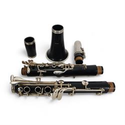 Yamaha 26 student clarinet, with a resin body and chrome keys, in a velvet lined and padded hard case.