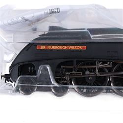 Hornby 00 Gauge no.R3441 NE Class A4 4-6-2 'Sir Murrough Wilson' locomotive and tender no. 4499, boxed