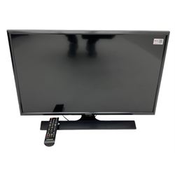 Small Samsung tv with remote 