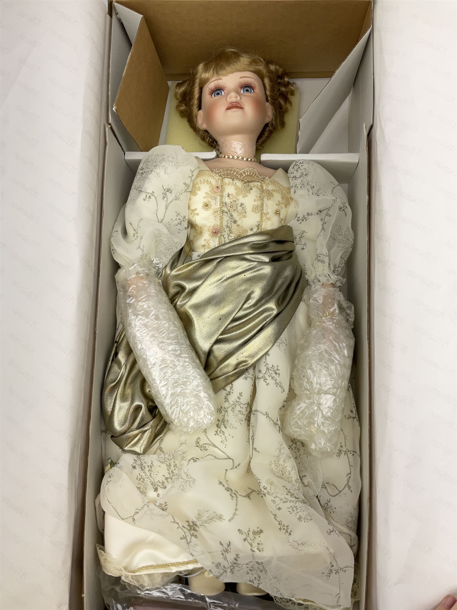 英国製Alberon Collector's Porcelain Doll $_12.JPG?set_id=880000500F