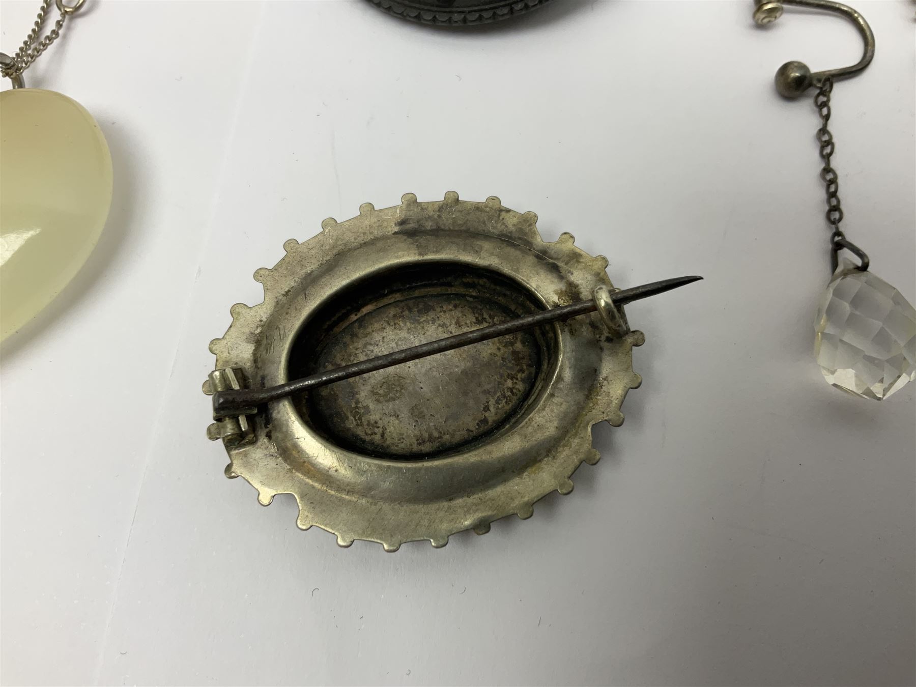 9ct gold 'Grandma' necklace and 'Special nan' pendant, Pinnacle open face gold plated pocket watch, Seiko quartz wristwatch and silver jewellery including Victorian brooches, etc