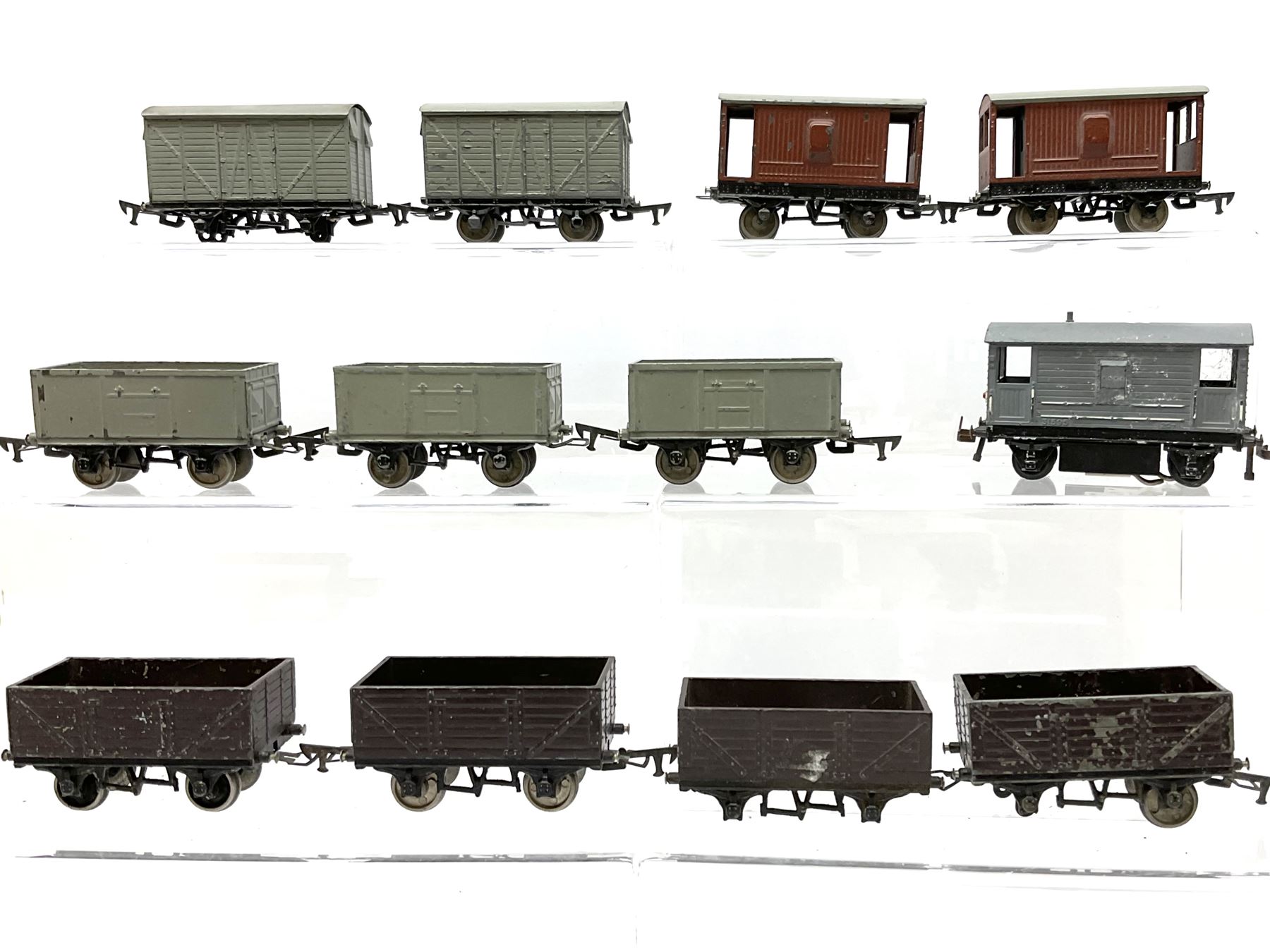 Graham Farish '00' gauge - five Graham Farish/Formoway Coach