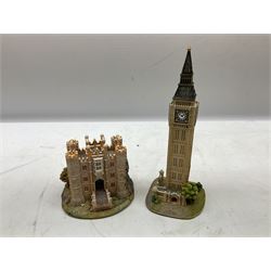 Six Lilliput Lane models from the 'Britain's Heritage' collection, comprising Hampton Court Palace, Tower Bridge, Tower of London, Buckingham Palace, Marble Arch and Big Ben, all boxed