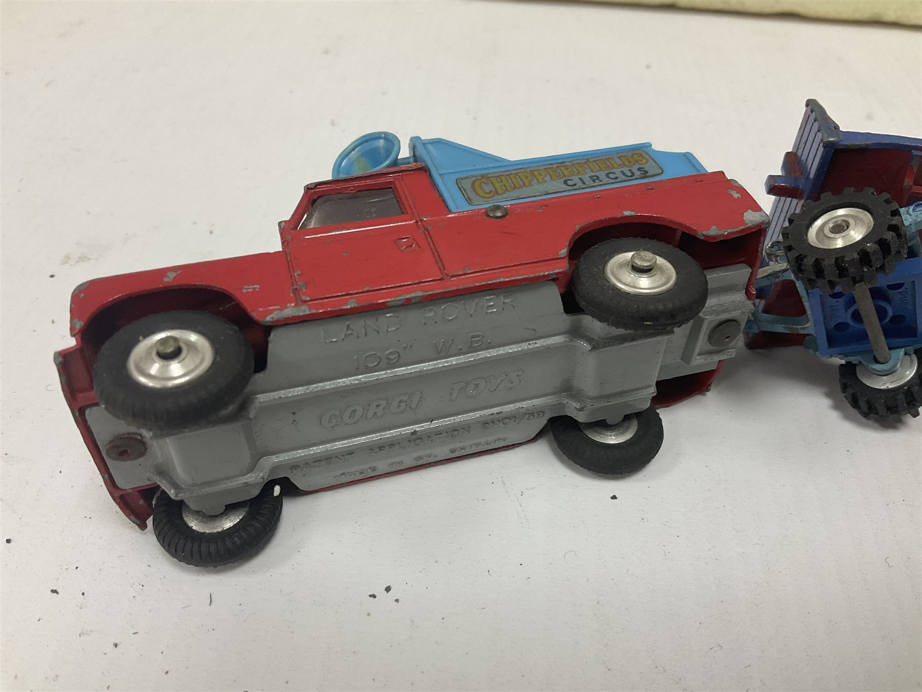 Corgi Chipperfields Circus Toys Gift Set No. 23 part-set in part-box comprising Smith’s ‘Karrier’ Van, International 6x6 truck, two Circus Animal Cages and Platform Trailer; accompanied by similar Corgi Major Chipperfield Circus Articulated Horsebox, and two Corgi Land Rovers