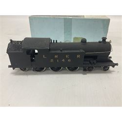 ‘00’ gauge - kit built NER/LNER H1 Class 4-4-4T steam locomotive no.2161 finished in LNER black with DJH Models box; together with a further kit built 4-4-2T steam locomotive no.2146 finished in LNER black (2)