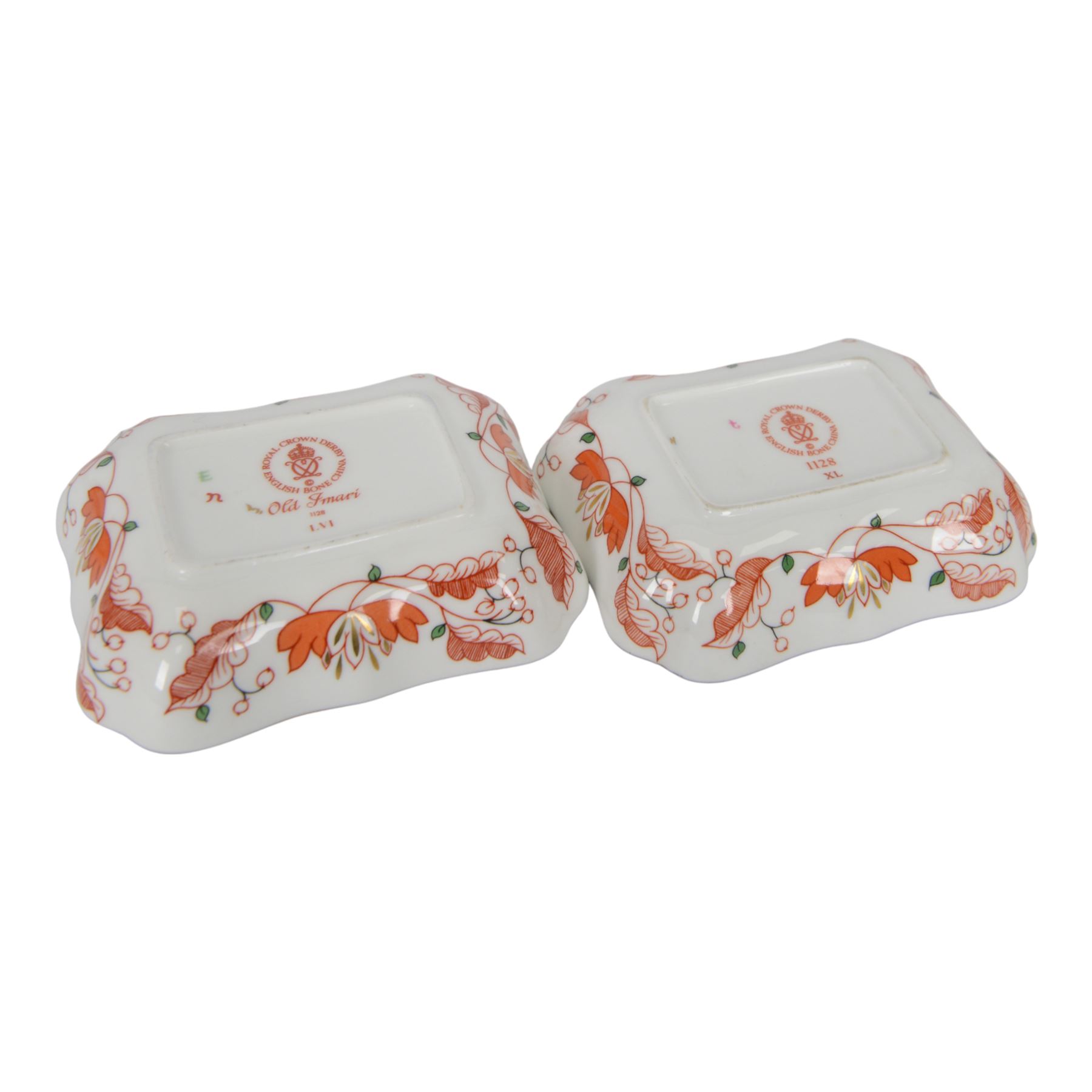 Royal Crown Derby imari pattern 1128, five trinket dishes and a trinket box 