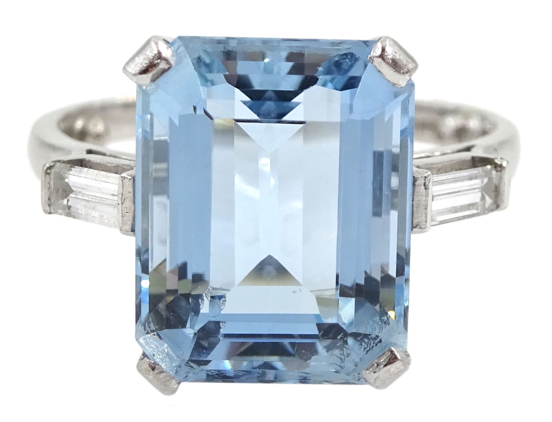 18ct white gold emerald cut aquamarine ring, the aquamarine measuring ...