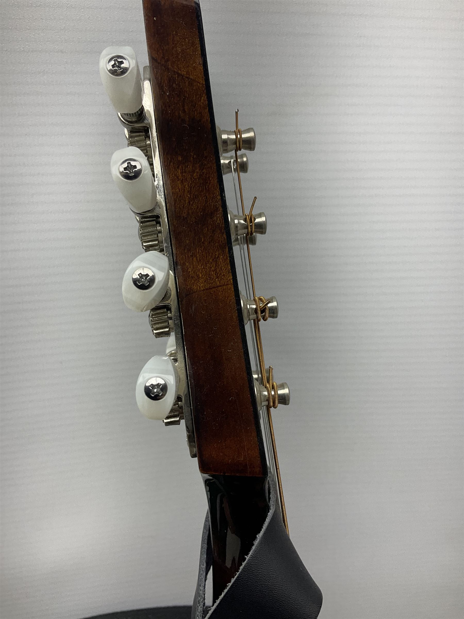 Eastman eight-string mandolin model MD504, serial no.140435406, L66cm; in TGI hard carrying case; together with case of instructional CDs