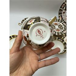 Royal Crown Derby Imari pattern 2451, four teacups, six saucers, six dessert plates etc 