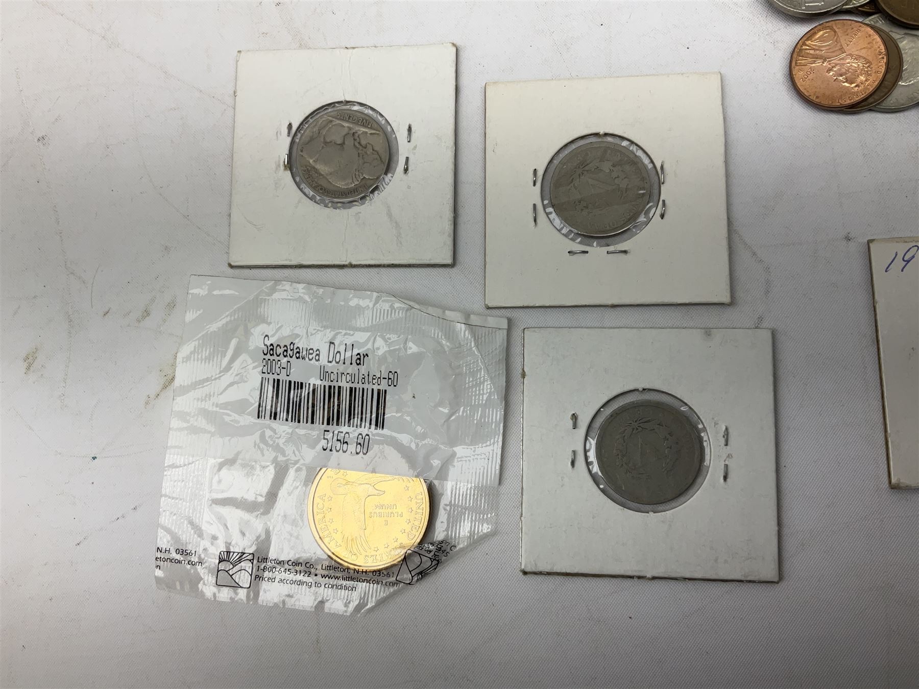 Mostly United States of America coinage, including 1828 one cent, buffalo nickels, various half dollar and dollar coins etc