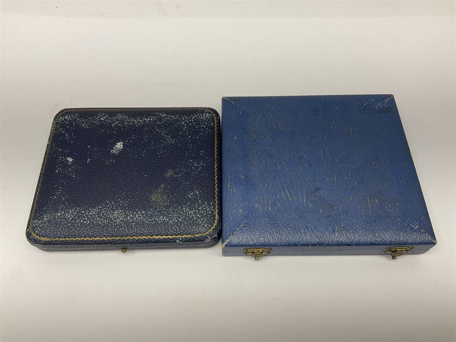 Set of six silver teaspoons, hallmarked, together with silver plated teaspoons and dish