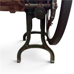 Taylor & Parsons - 19th century cast iron chaff cutter