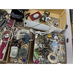 Costume jewellery including rings, bangles, necklaces etc, in one box
